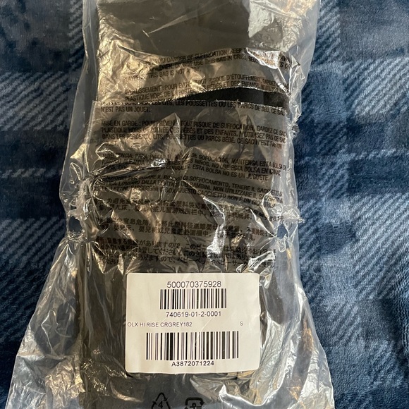 NWT Old Navy Cropped Leggings Set - Picture 2 of 2